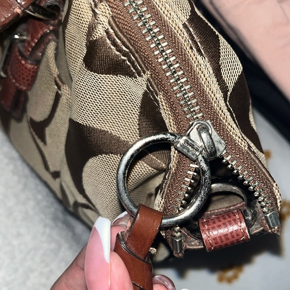 Like new Coach bag - In great condition. No rips, tears or stains. - Picture 4 of 5